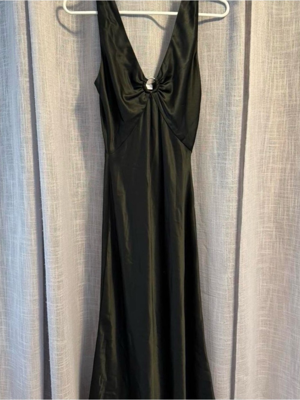 Elegant Black V-Neck Satin Evening Dress